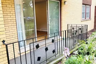 10425 S Hale Ave, Chicago, IL 60643 - Photo 3
