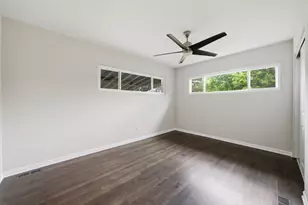 240 Barron St, Bensenville, IL 60106 - Photo 15