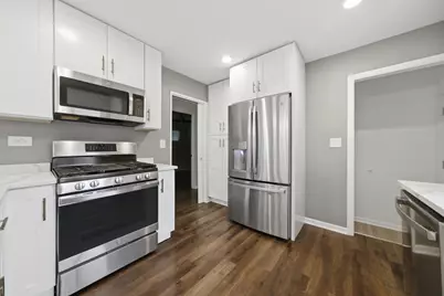 240 Barron Street, Bensenville, IL 60106 - Photo 9