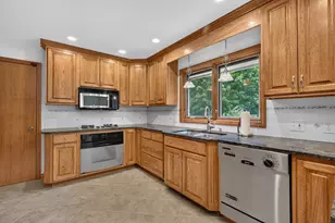 5 N Acres Dr, Streator, IL 61364 - Photo 9