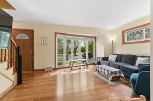 18646 Golfview Ave, Homewood, IL 60430 - Photo 7