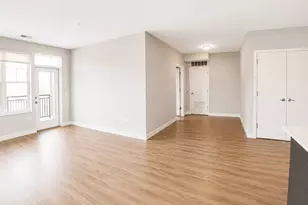 229 Park Ave, Clarendon Hills, IL 60514 - Photo 3