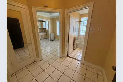 2146 S Gunderson Avenue #214, Berwyn, IL 60402 - Photo 7