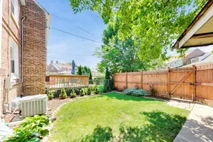 1425 Willow Ave, Des Plaines, IL 60016 - Photo 27