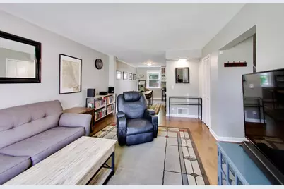 1425 Willow Avenue, Des Plaines, IL 60016 - Photo 3