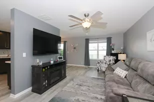 1074 Turin Dr, Hampshire, IL 60140 - Photo 5