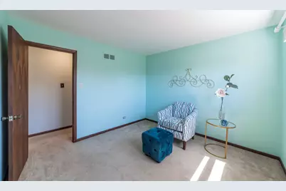 920 Macarthur Drive, Chicago Heights, IL 60411 - Photo 3