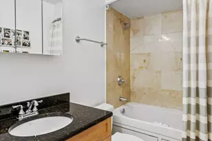 6400 N Sacramento Ave, Chicago, IL 60645 - Photo 11
