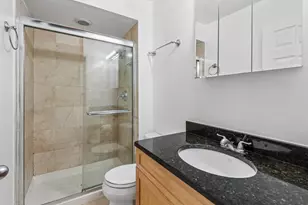 6400 N Sacramento Ave, Chicago, IL 60645 - Photo 17