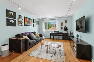 6400 N Sacramento Ave, Chicago, IL 60645 - Photo 9