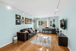 6400 N Sacramento Ave, Chicago, IL 60645 - Photo 3