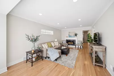 5318 S Narragansett Avenue, Chicago, IL 60638 - Photo 3