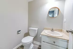 5S735 Park Meadow Dr, Naperville, IL 60540 - Photo 9