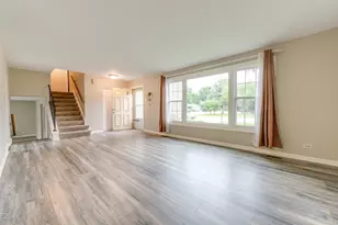 5S735 Park Meadow Dr, Naperville, IL 60540 - Photo 3