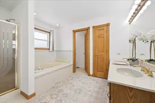 27W390 Waterford Dr, Winfield, IL 60190 - Photo 19