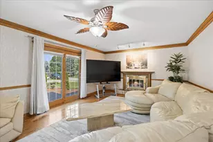 27W390 Waterford Dr, Winfield, IL 60190 - Photo 13
