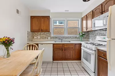 8920 Lamon Avenue #2B, Skokie, IL 60077 - Photo 3