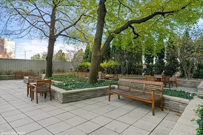 3600 N Lake Shore Drive #325, Chicago, IL 60613 - Photo 19