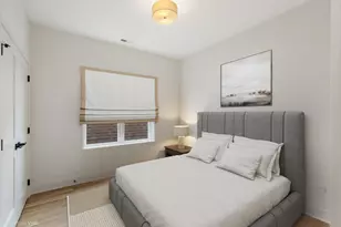 2122 W 18th Pl, Chicago, IL 60608 - Photo 9