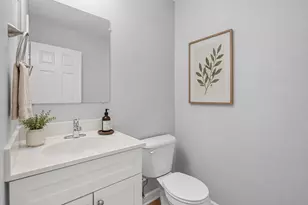 1364 Greenbrook Ct, Hanover Park, IL 60133 - Photo 13