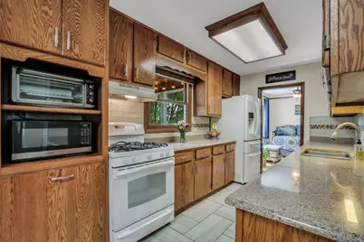 15033 W Redwood Lane, Libertyville, IL 60048 - Photo 15