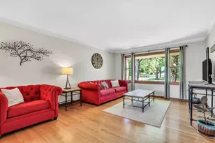 15033 W Redwood Ln, Libertyville, IL 60048 - Photo 9