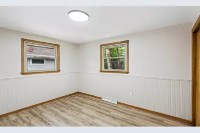1819 Elmwood Drive, Lindenhurst, IL 60046 - Photo 13