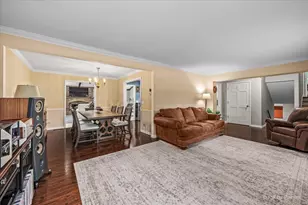 26W380 Blair St, Winfield, IL 60190 - Photo 5