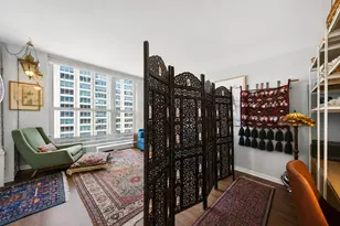 525 W Hawthorne Pl, Chicago, IL 60657 - Photo 9