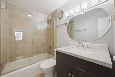 525 W Hawthorne Place #2004, Chicago, IL 60657 - Photo 15