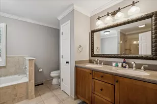 658 Lexington Square W, Gurnee, IL 60031 - Photo 27