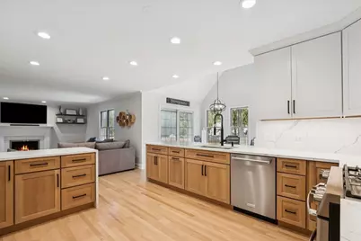 658 Lexington Square W, Gurnee, IL 60031 - Photo 5