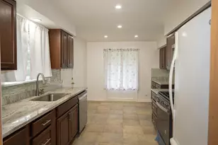 10025 Bronx Ave, Skokie, IL 60077 - Photo 11
