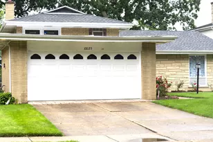 10025 Bronx Ave, Skokie, IL 60077 - Photo 3