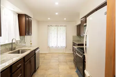 10025 Bronx Avenue, Skokie, IL 60077 - Photo 13