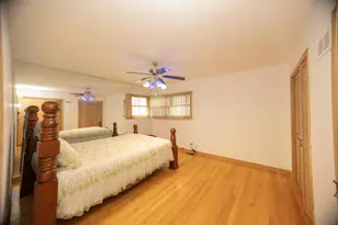 10025 Bronx Ave, Skokie, IL 60077 - Photo 15