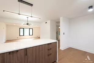 214 Cambridge Ln, Bloomingdale, IL 60108 - Photo 9