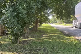 3743 W 135th St, Robbins, IL 60472 - Photo 9