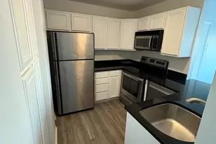 2909 N Sheridan Rd, Chicago, IL 60657 - Photo 3