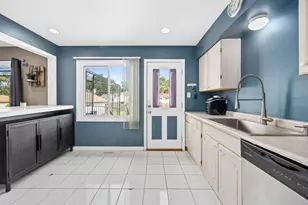 637 S Beverly Ave, Addison, IL 60101 - Photo 13
