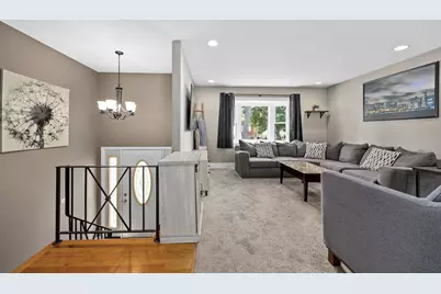 637 S Beverly Avenue, Addison, IL 60101 - Photo 3
