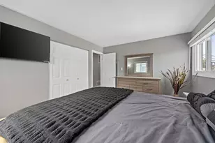 637 S Beverly Ave, Addison, IL 60101 - Photo 19