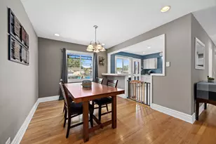 637 S Beverly Ave, Addison, IL 60101 - Photo 9