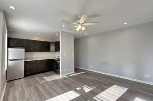 4735 N Beacon St, Chicago, IL 60640 - Photo 9