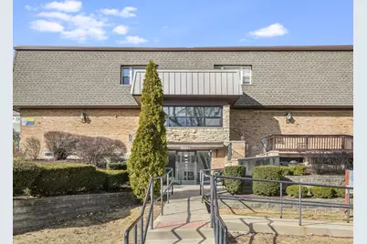 1039 College Avenue #2E, Wheaton, IL 60187 - Photo 1