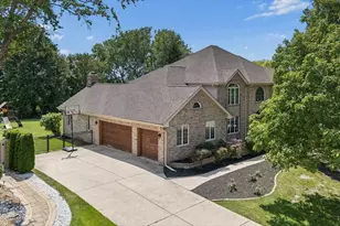 12119 Longmeadow Ln, Homer Glen, IL 60491 - Photo 3