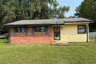 1136 N Chicago Pl, Kankakee, IL 60901 - Photo 1