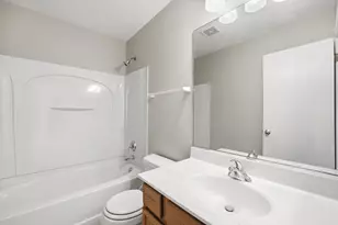 637 Lincoln Station Dr, Oswego, IL 60543 - Photo 17