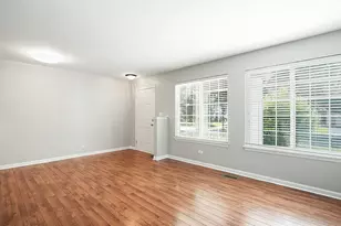 637 Lincoln Station Dr, Oswego, IL 60543 - Photo 3