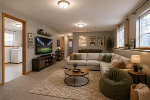 19 E Pineview Dr, Round Lake Park, IL 60073 - Photo 11